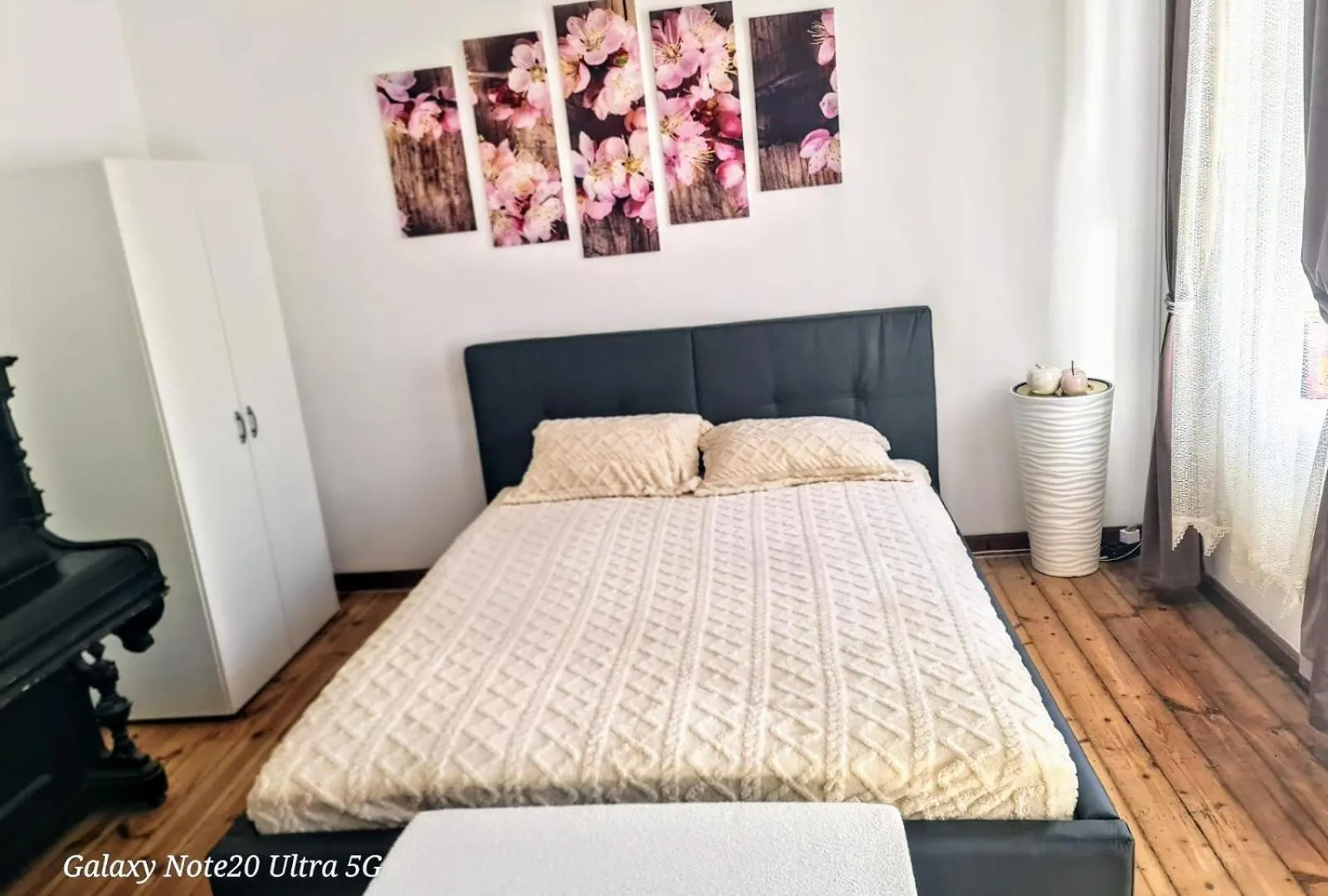 Central Heritage 3-Br Apartment ソフィア